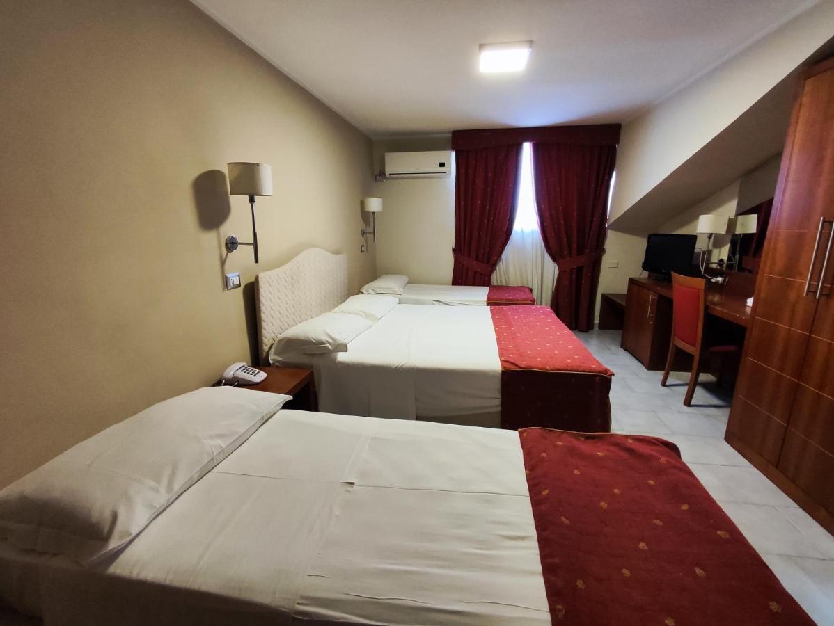 Pisani Hotel San Nicola La Strada Exterior foto