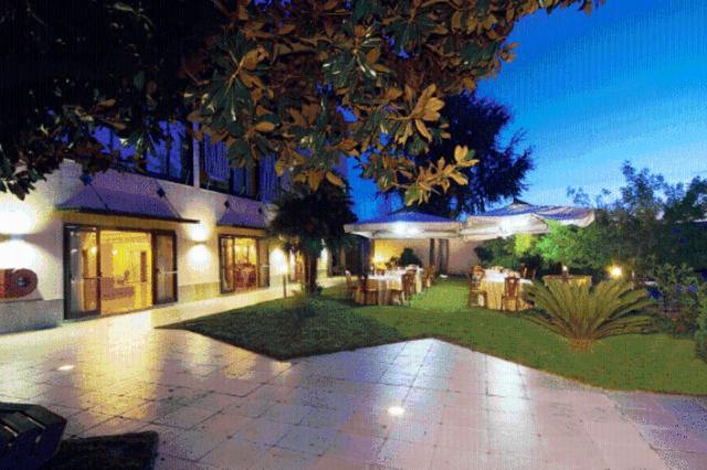 Pisani Hotel San Nicola La Strada Exterior foto