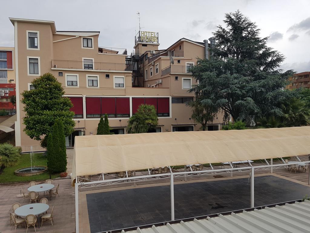 Pisani Hotel San Nicola La Strada Exterior foto